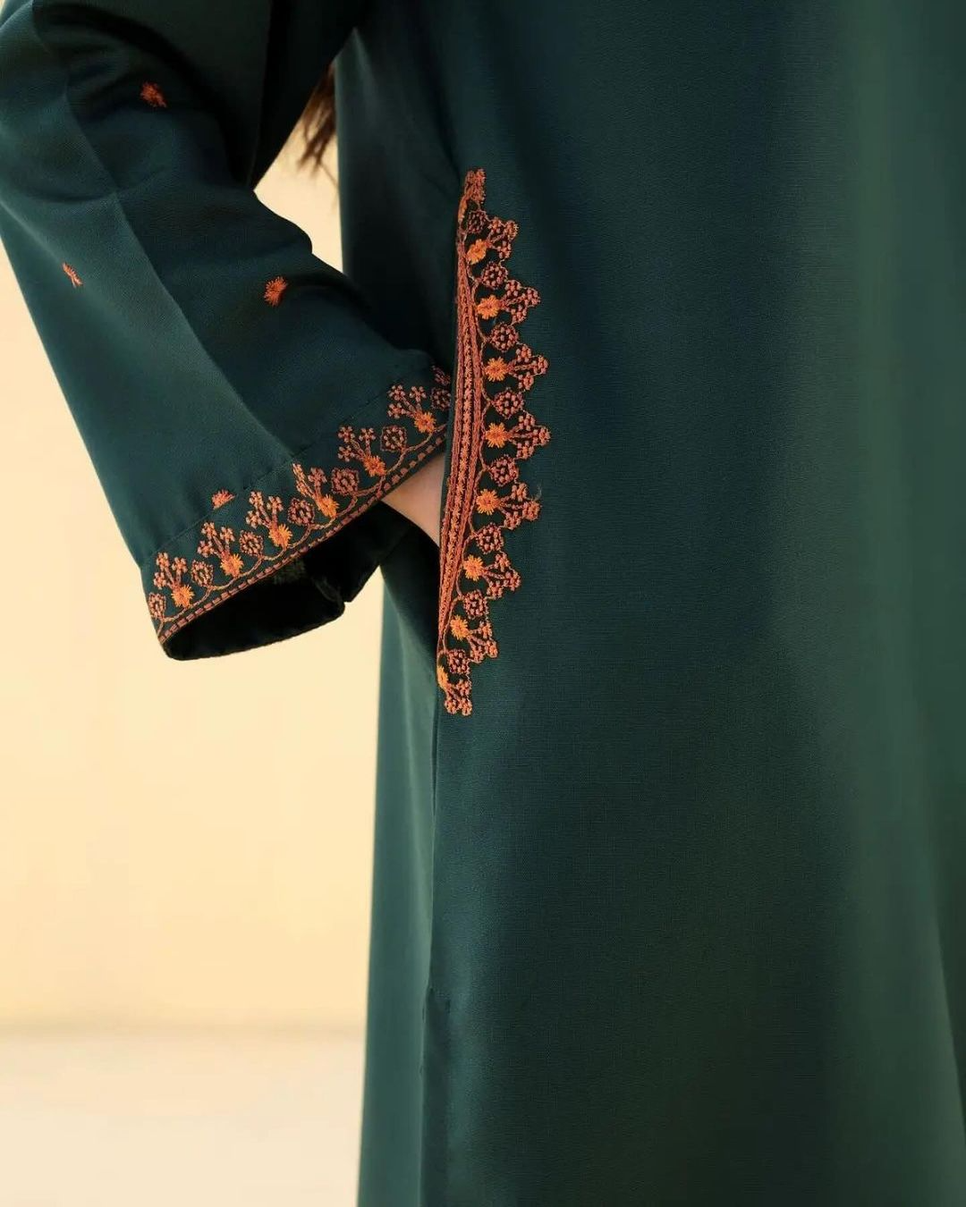 AFREEN Embroidered 2-Piece Dress - The Mak's Store