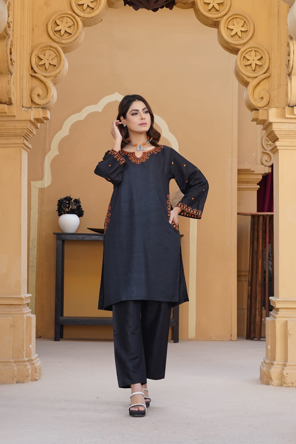 Pocket Embroidery 2-Piece Suit - The Mak's Store