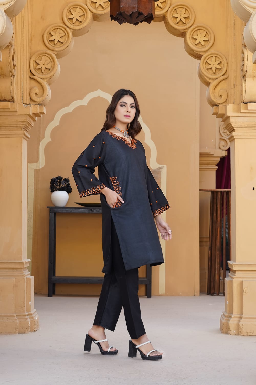 Pocket Embroidery 2-Piece Suit - The Mak's Store