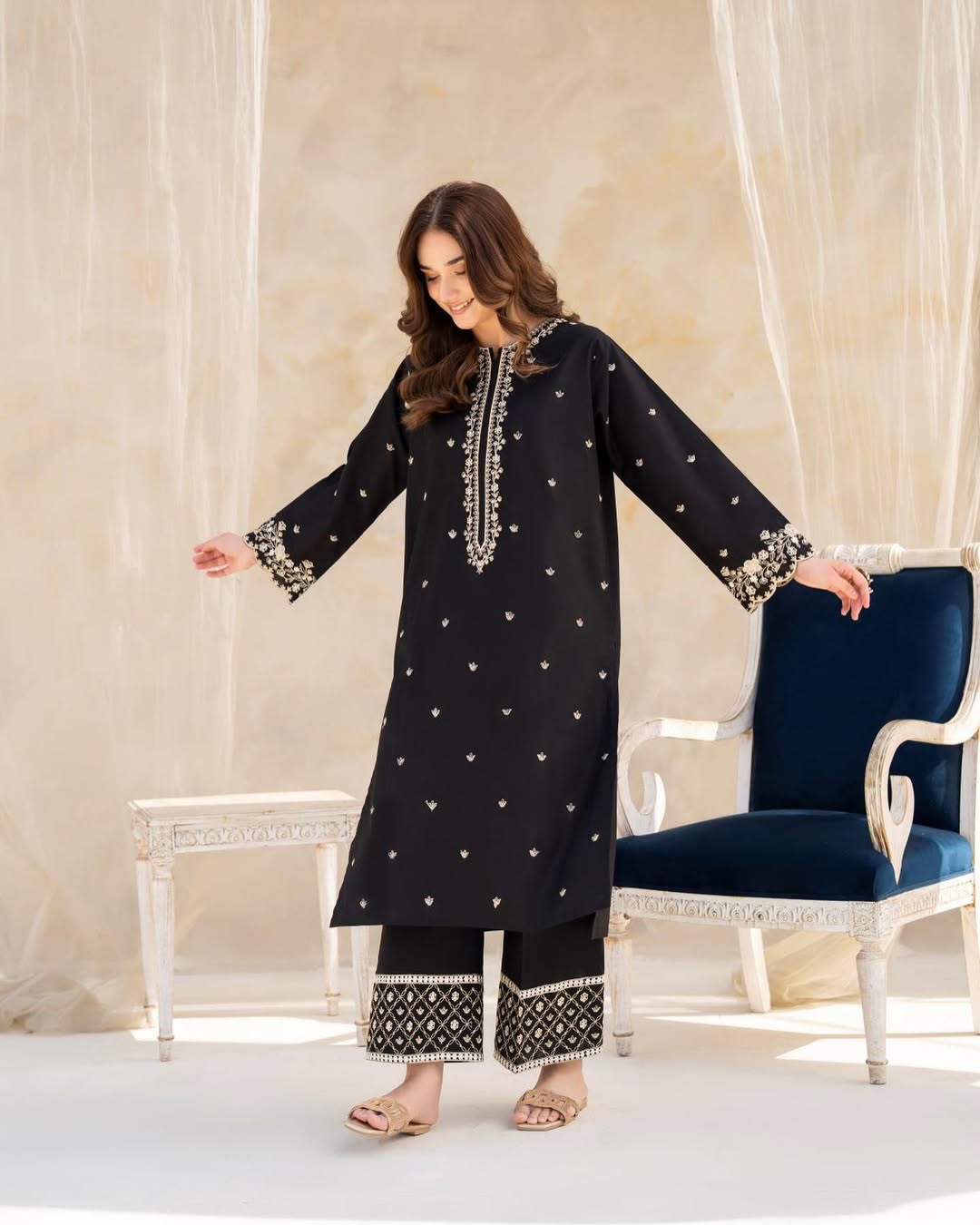 BLACK HOCK EMB LONG LENGTH