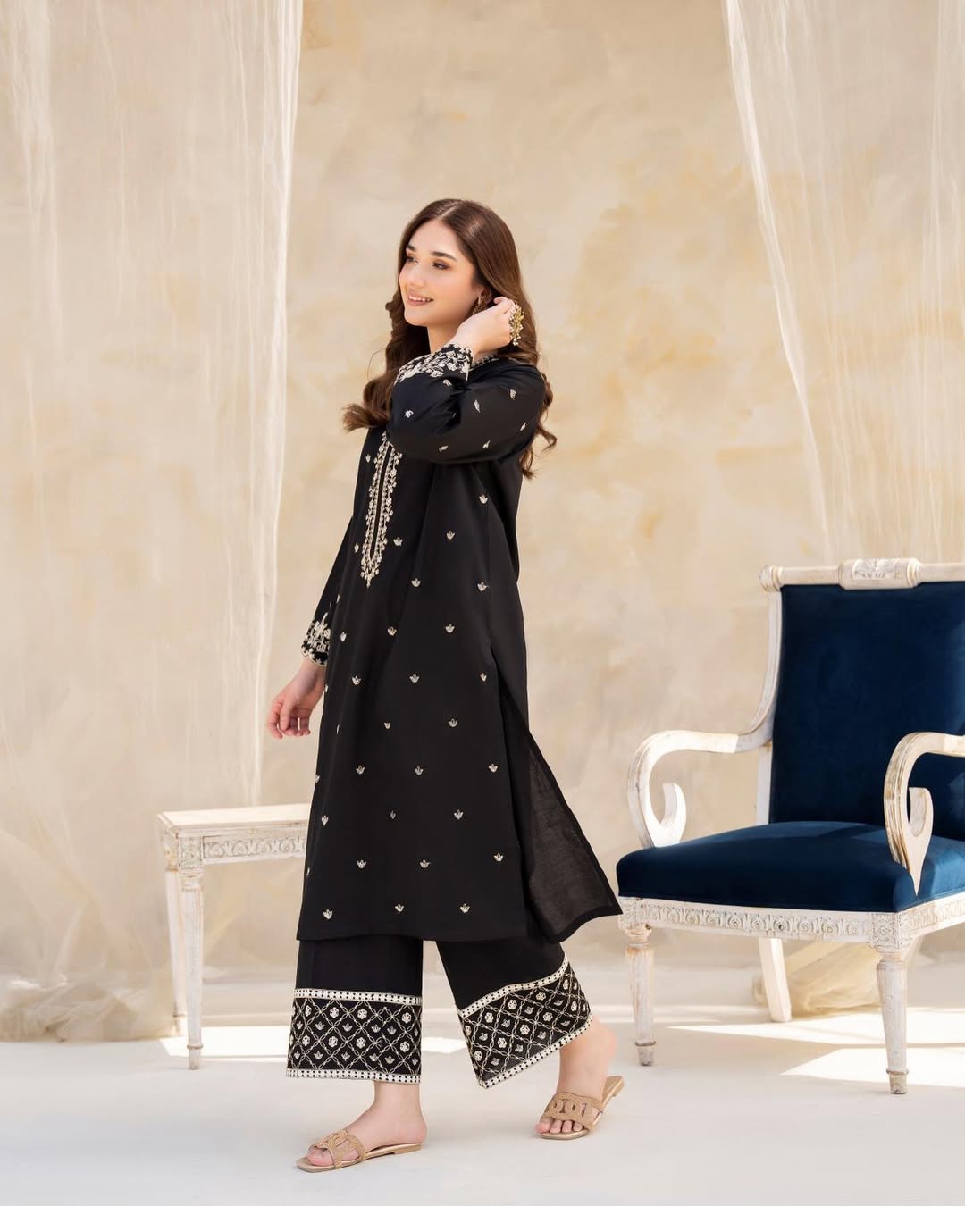 BLACK HOCK EMB LONG LENGTH