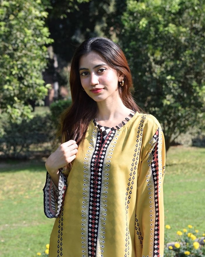 Article Name: YELLOW BLUSH