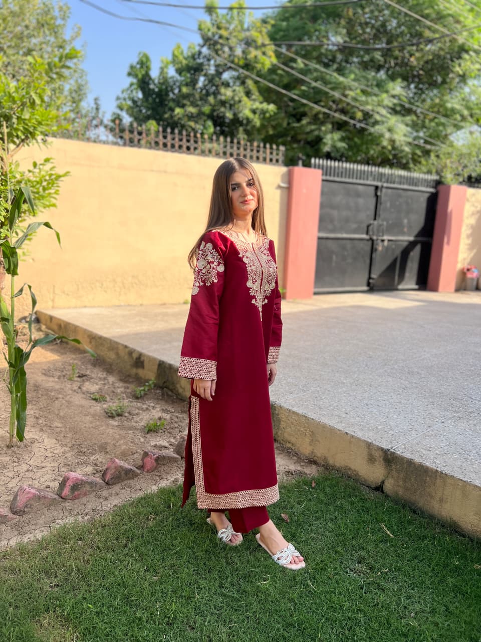 LAIBA EMBROIDERED 2PC